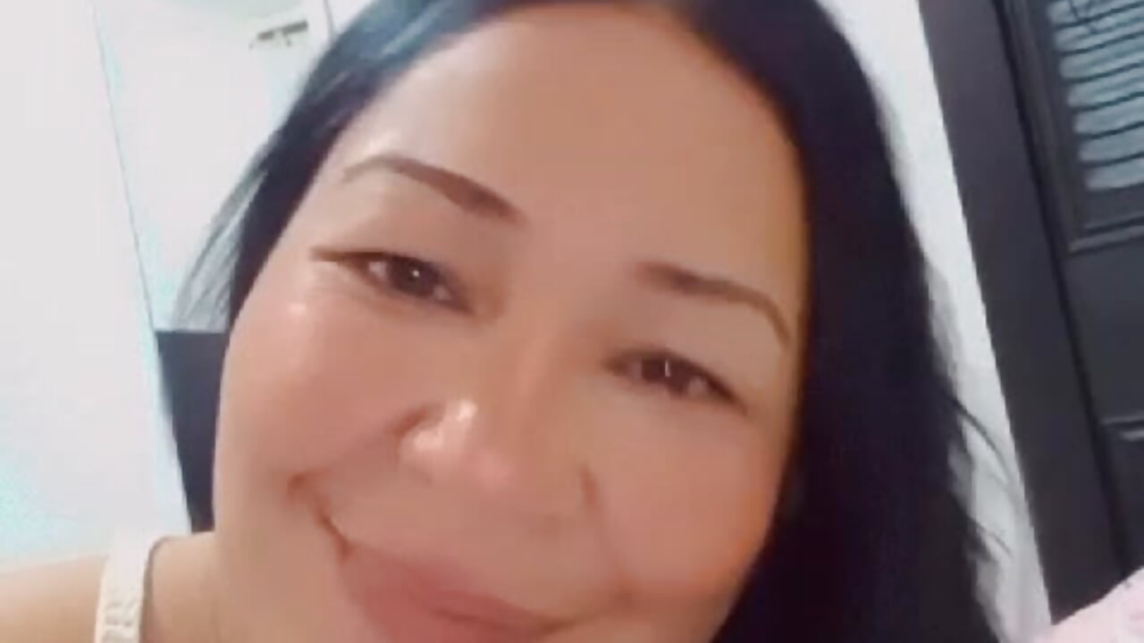 Tierna Carola - video av sexy_hot_carol cam-modell