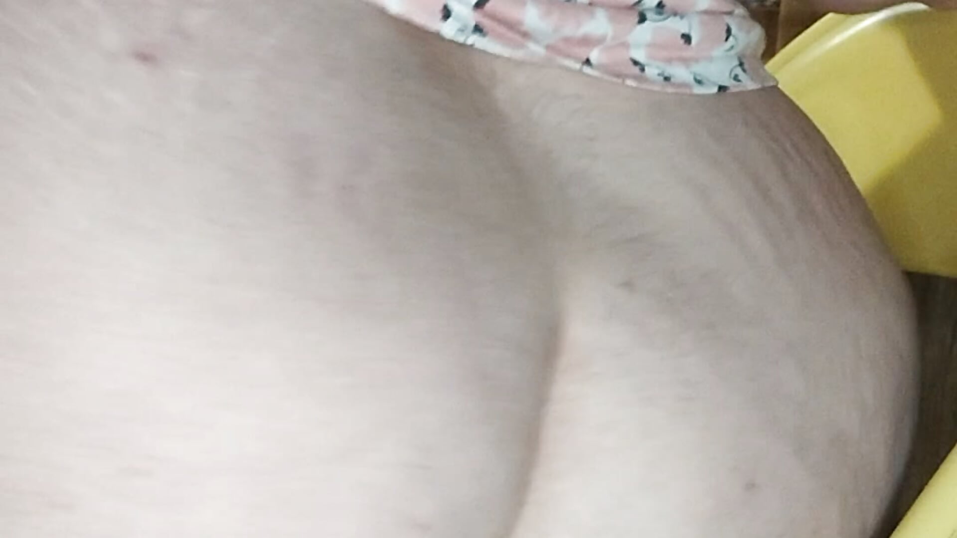 Ass crack with a bounce