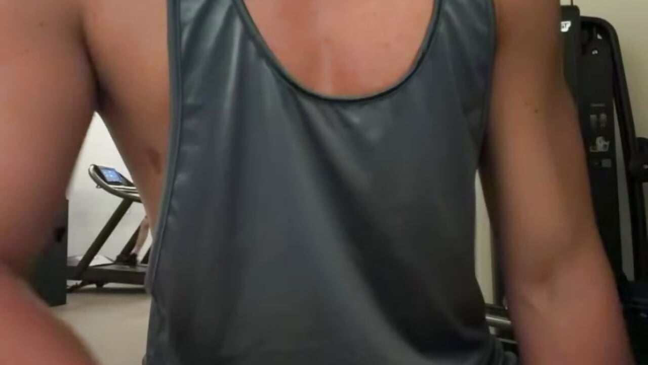 0912Public gym cock workout being played and cum(2 loads)