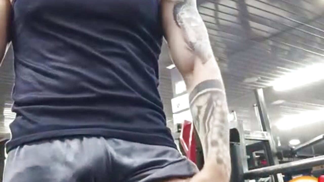 In the gym－カメラキャストのSexy_Alejandro_の動画