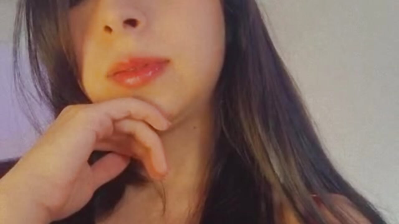 💮 - video by melanie_hills cam model