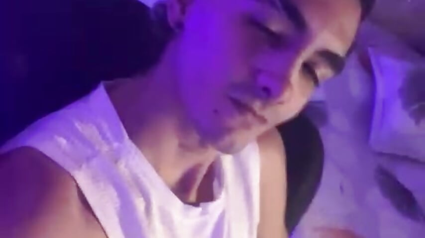 DimitryHank – popularni video modela na kameri 8916