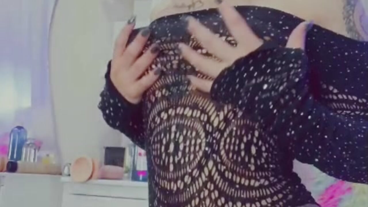 Tender and delicate erotic - video by tokito_mitsuri cam model