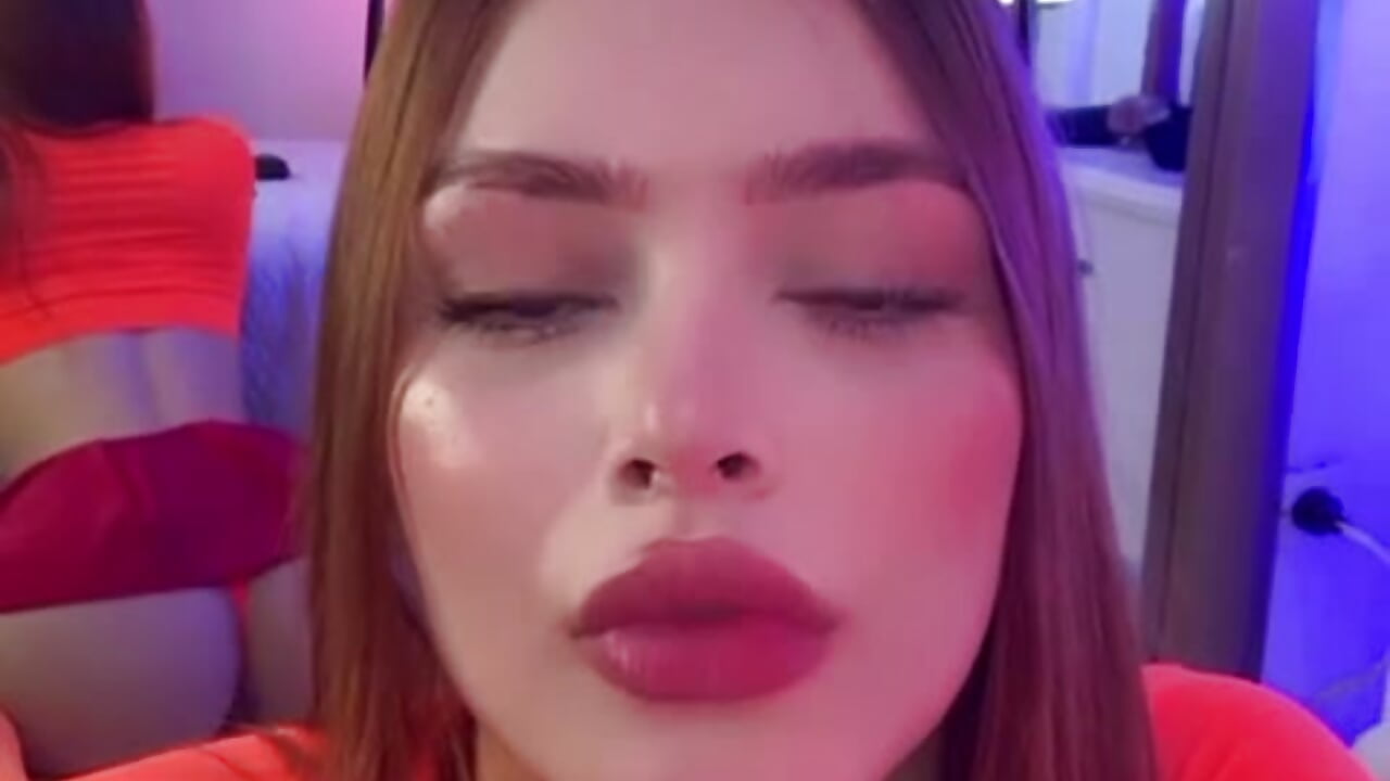 Getting Velma horny - video by _ambar_Adamss cam model