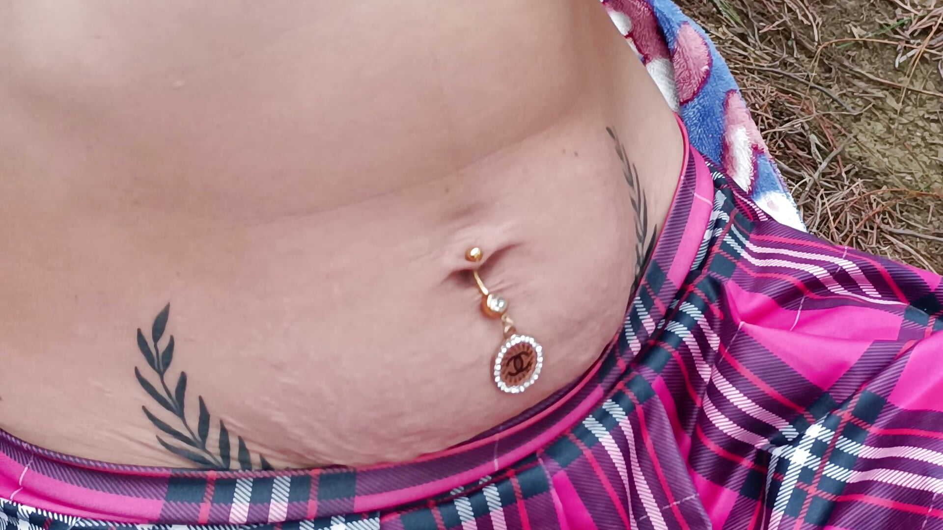 Piercing - video by samy-blonde cam model