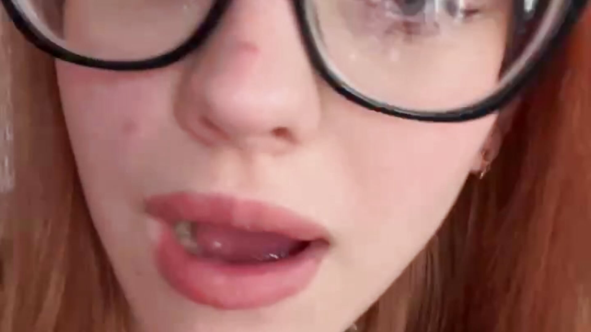 Welcome kiss 💕 - video by Lexy__Fox cam model