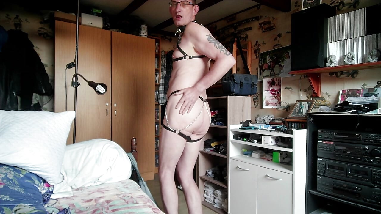 2025-03-09 - Bonne pétasse lopette soumise et salope hot exhibe. - video by lopejosoumis cam model