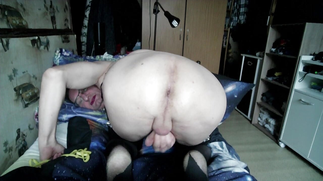 2024-12-24 Grosse putain esclave bien chaude sexuellement. - video by lopejosoumis cam model