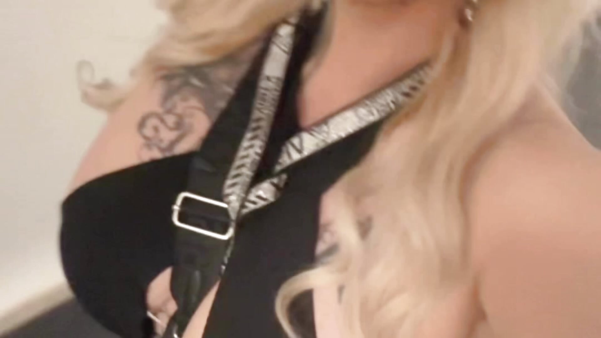 Immer gut gelaunt 😁 - video by Nina_LiveXXX cam model