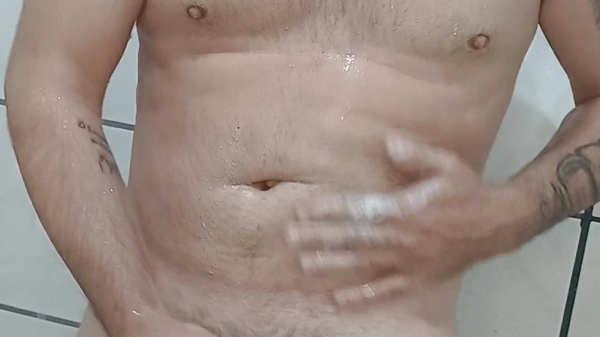 No banho 🛁  masturbação 😈 – видео вебкам-модели KAZADO_LIBERAL