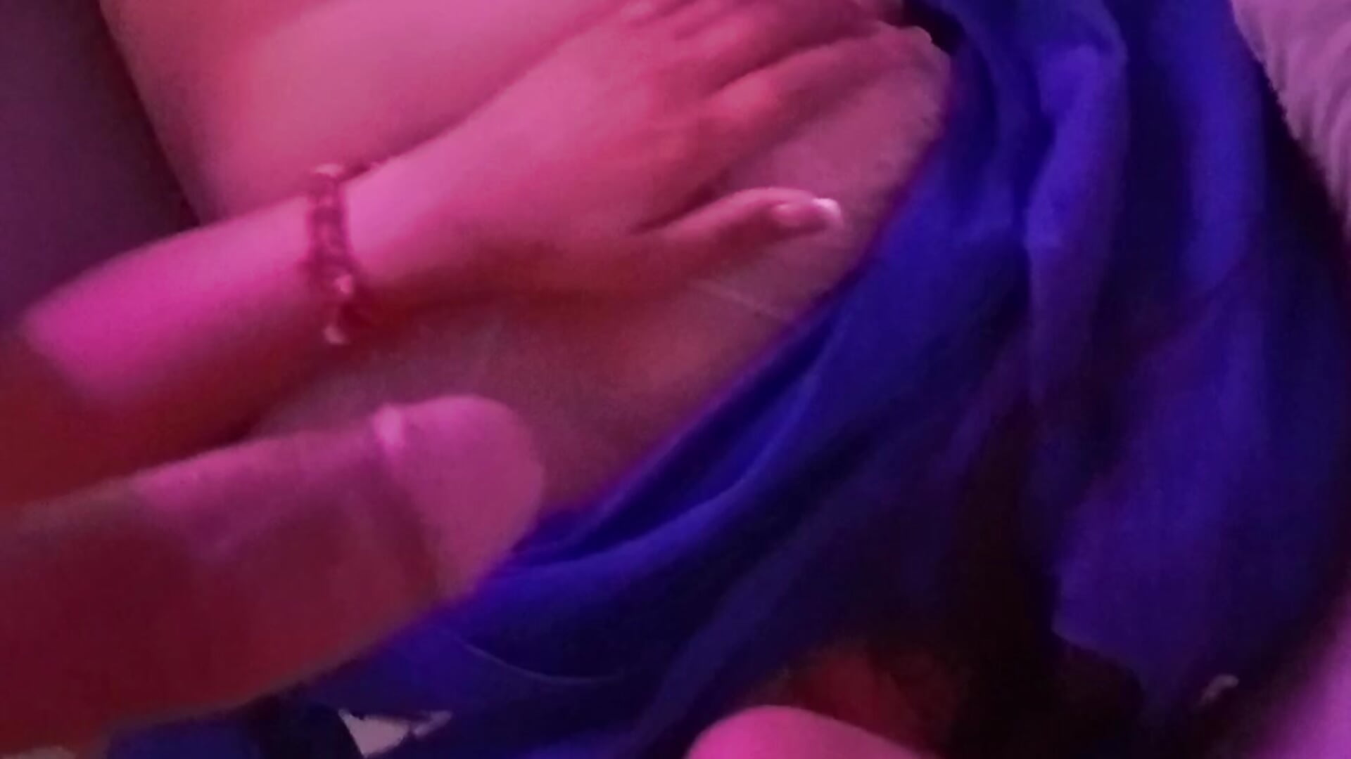 Warm up touch & suck - video by Happy_Horny_Couple cam model