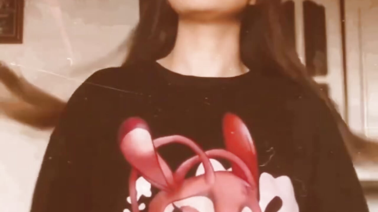 <3