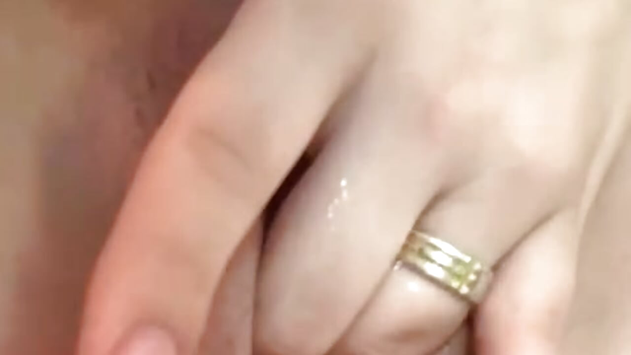 My very wet vagina for you 💦👆 - فيديو من IsabellaAnngel موديل الكام