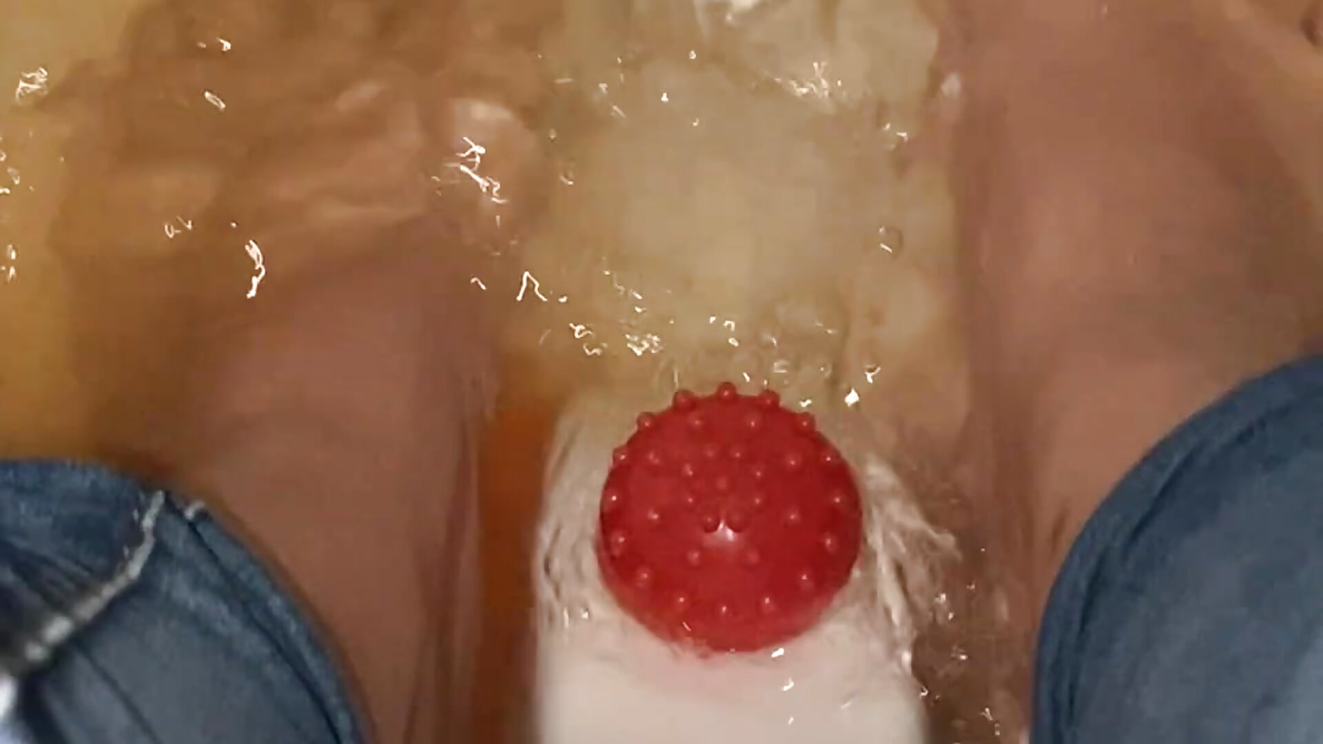 Pleasure in the feet - video by RoyalFeet