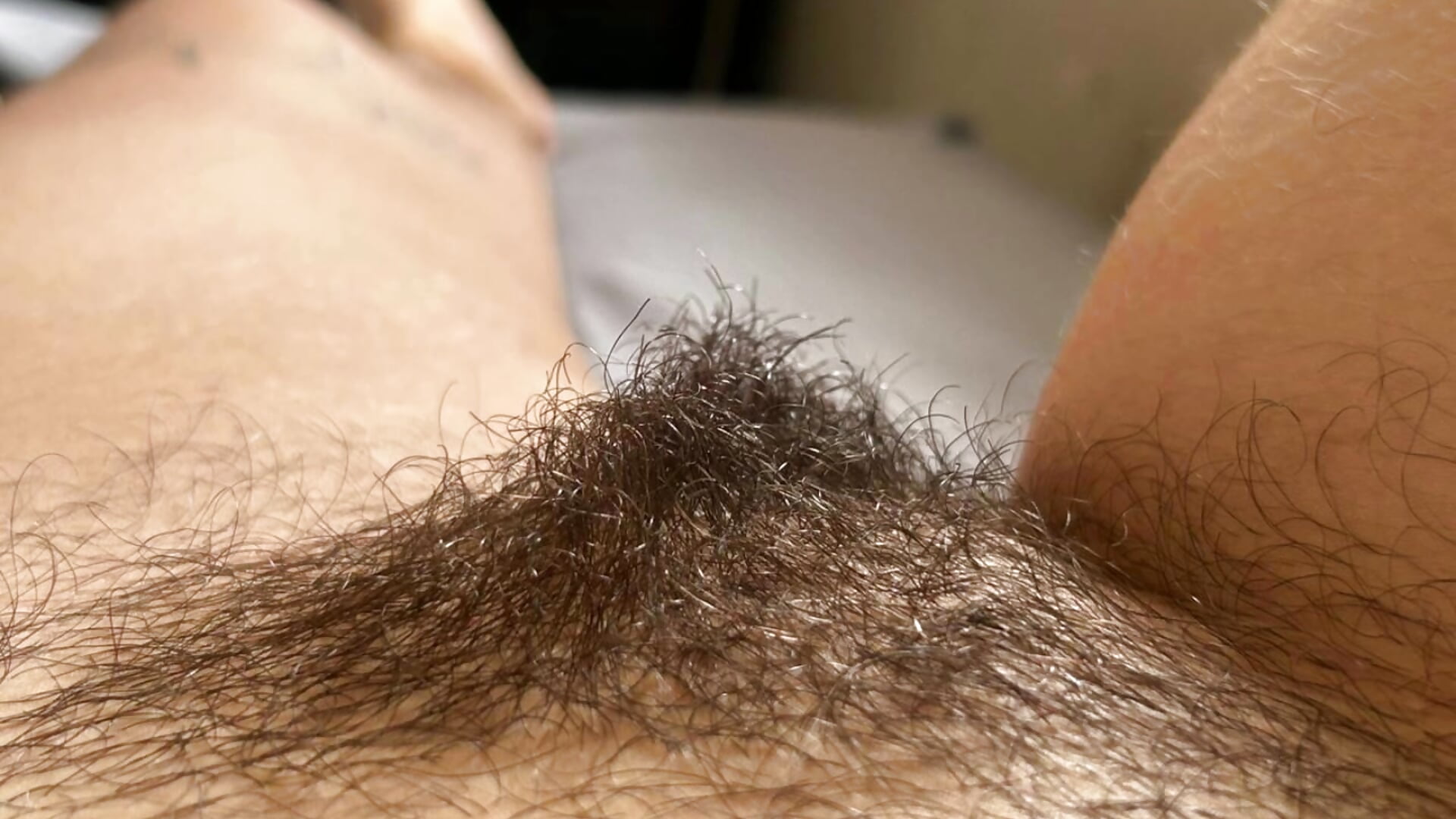 eu queria saber se deixo minha buceta assim ou se raspo tudo kkk me ajuda com essa dúvidaaa - vídeo de la modelo de cam DianaSartori