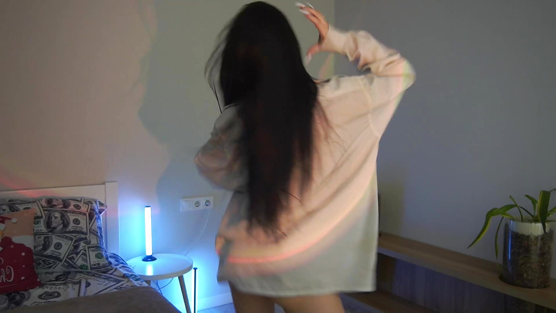 Not perfect, but really - відео від вебкаммоделі NikkiGoldSide