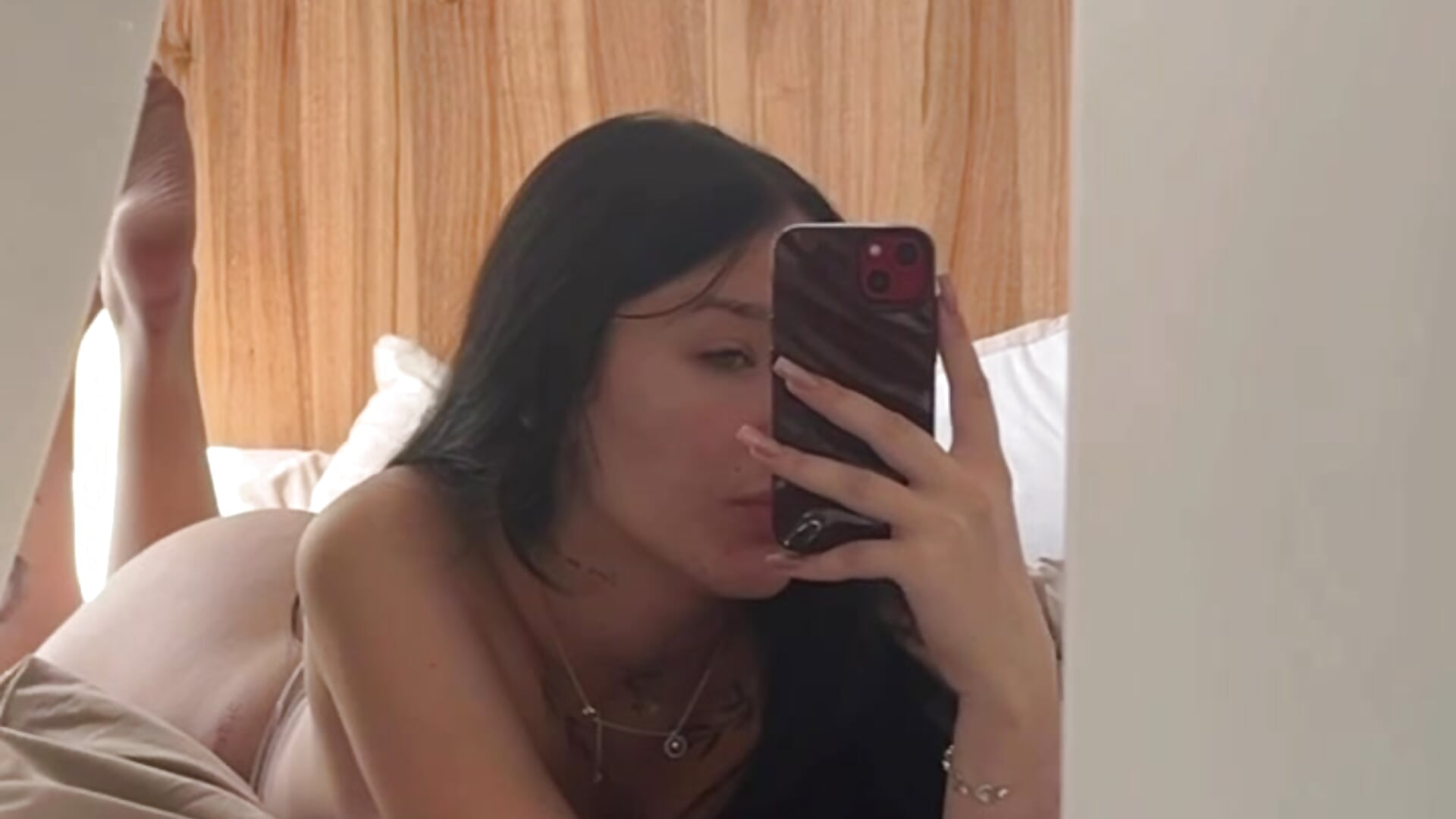 Let's sleep with you all day - video by NikkiGoldSide cam model