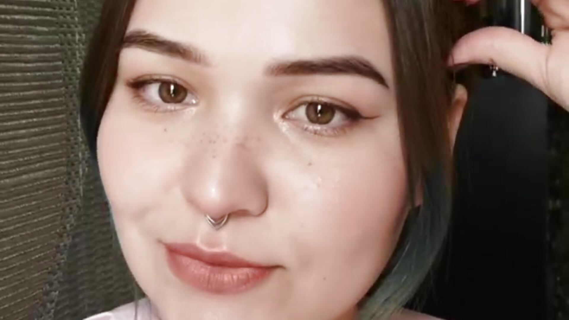 Piercing – video af AngelsRae