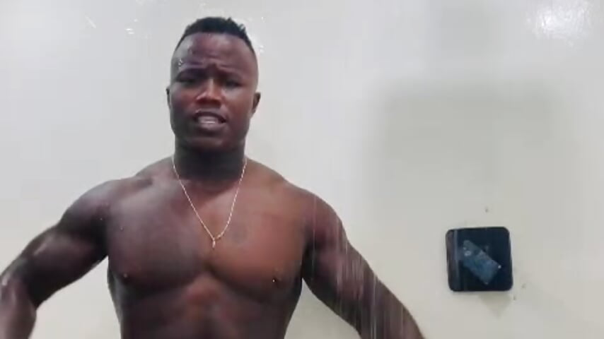 shower - vidéo du modèle de showcams Sam_clarck