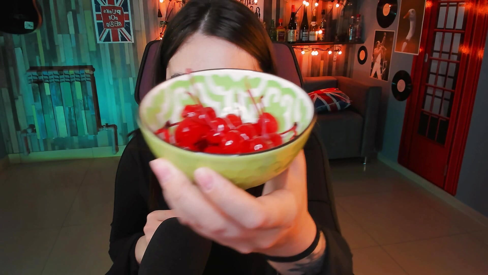 ASMR with cocktail cherries :3