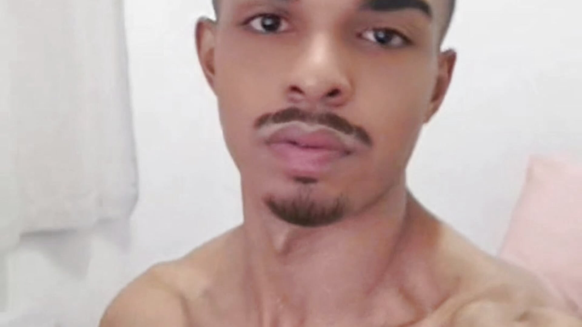 bf0dffff-251c-4629-8fa7-51ce6fcf2b62-1_all_14998 - video by GaabDiaz cam model