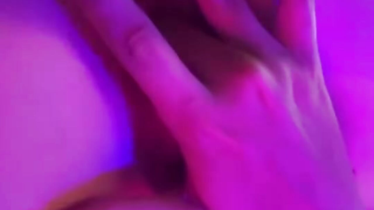 Rubbing my pussy feels so good 🤤