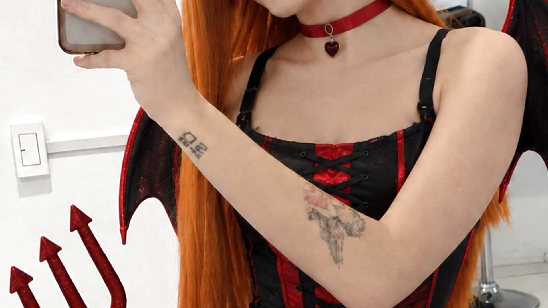Halloween - video của người mẫu cam IvannaRosse_