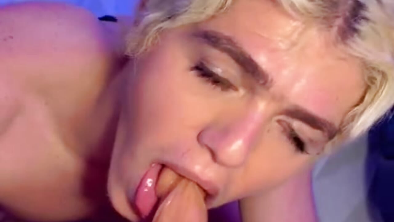 SUCKING YOUR RICH DICK IN FOUR