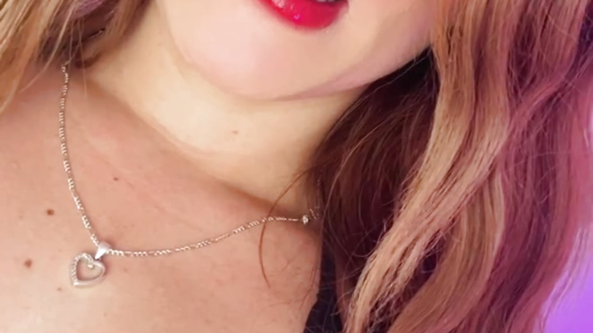 Your presence gives me a feeling that I can't explain... the only thing I know is that I always want — filmik samarawells, modela(-lki) na kamerkach