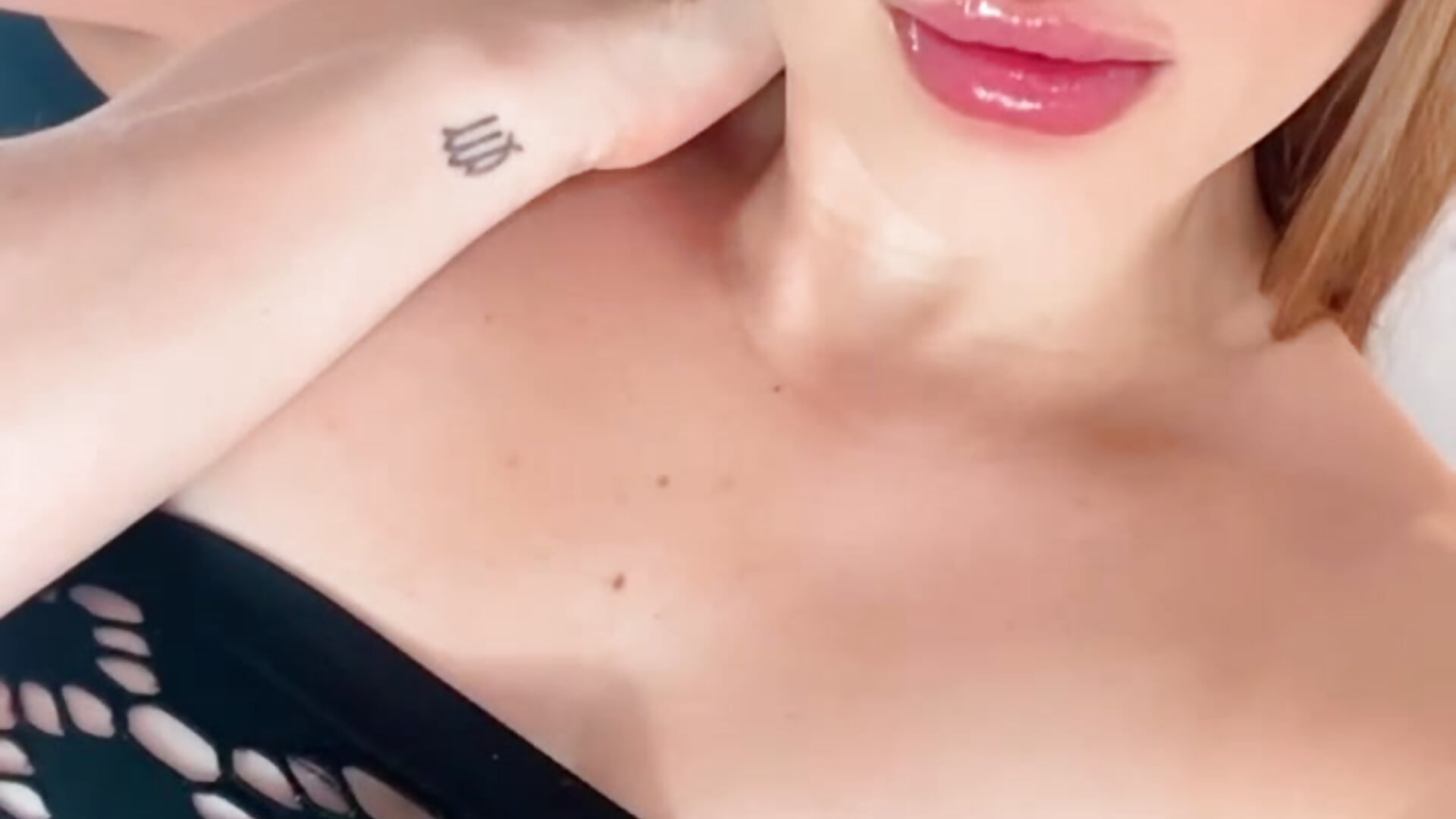 I want to discover every aspect of your sexual fantasies.💋😋💘 - vidéo du modèle de showcams samarawells