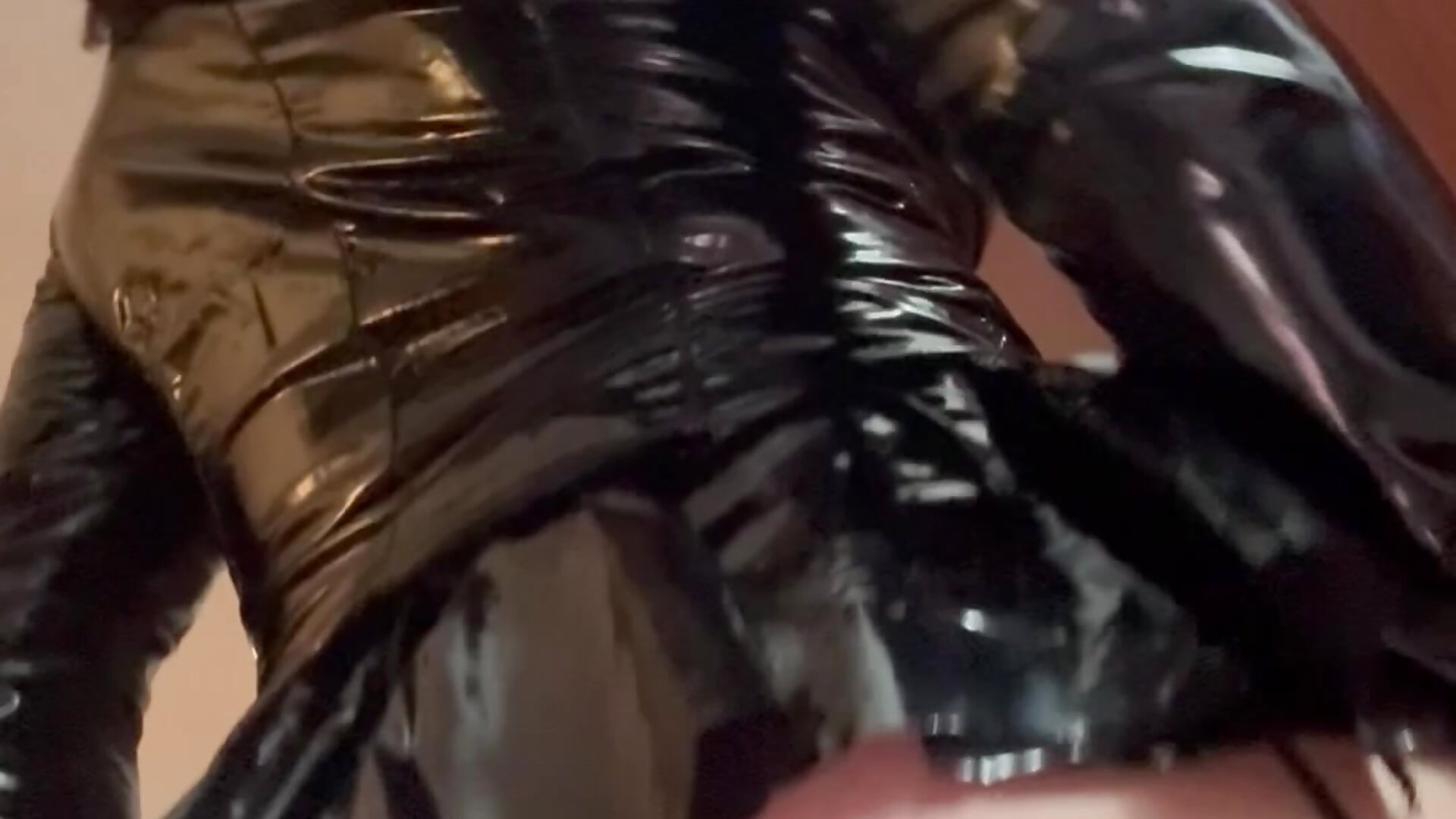 Today I call submissives, offer worthy tributes of this goddess👠 - video by JessieCarter cam model