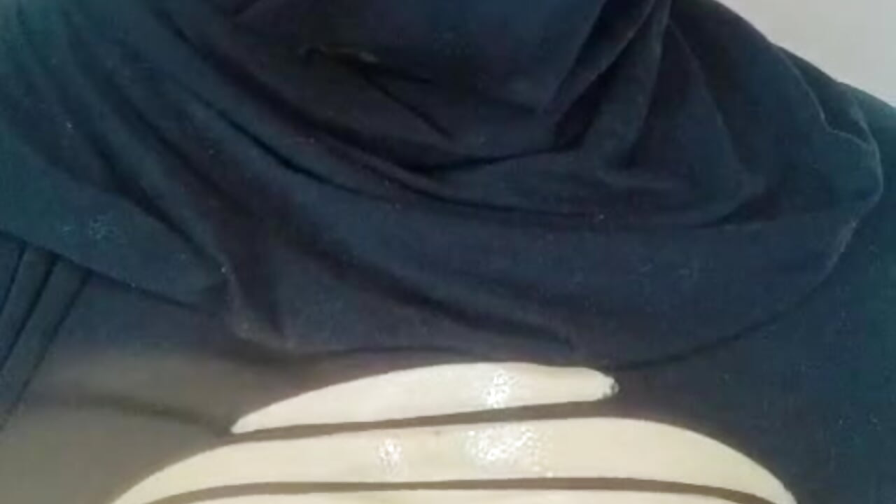 Every part of me is ready to tempt you 💋 - zully_arab 캠 모델의 동영상