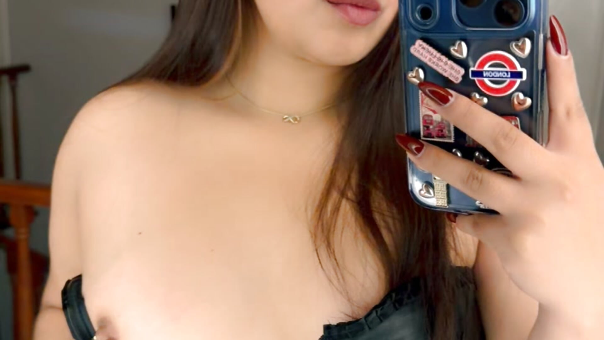 Come, try my lips 👄