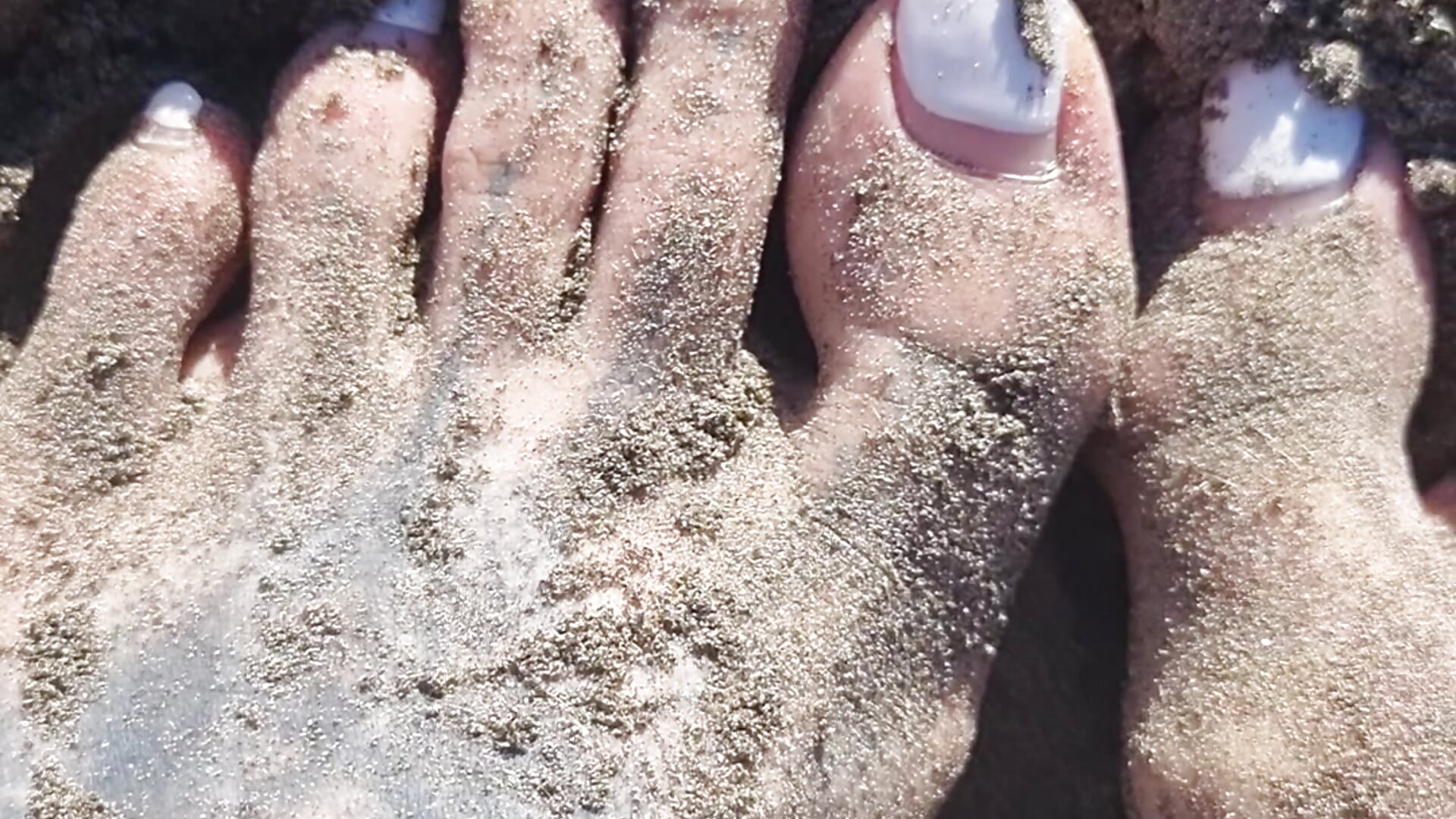 FEET ON THE BEACH 🥵👅💦