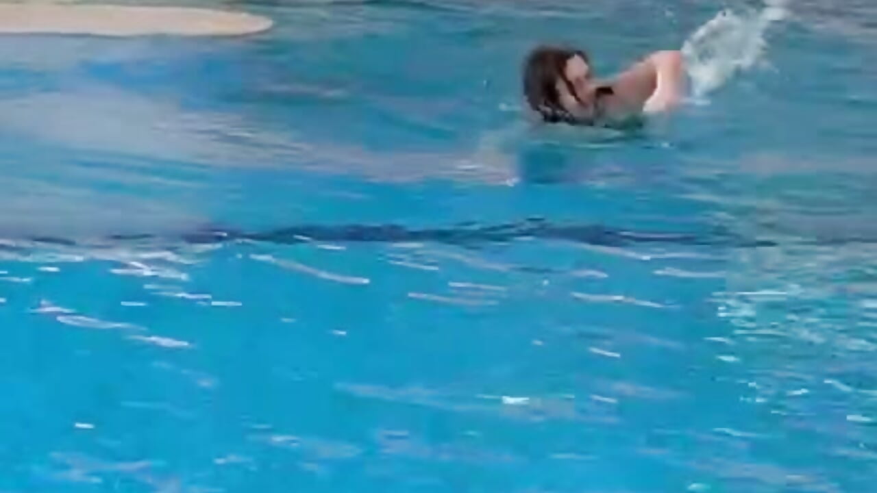 Pool2 - วิดีโอโดย OlgaHottie โมเดลแคม