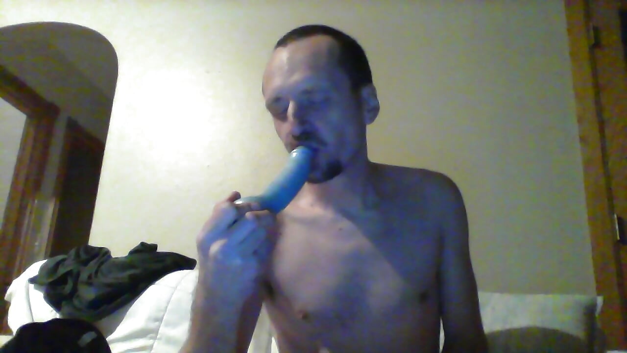 Me chocking on a nine inch dildo - video di 15074201 modella di cam