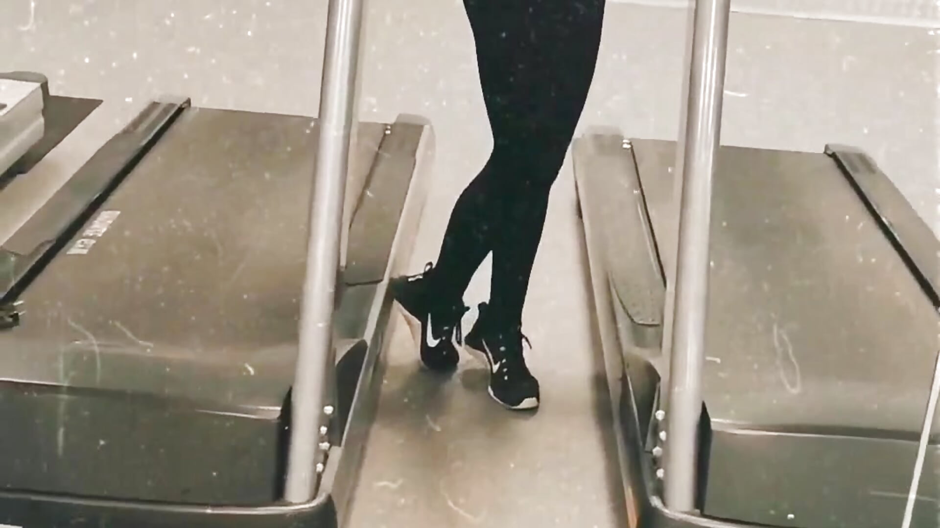 clip497008032_456239357– JayLoress kameramodell videója