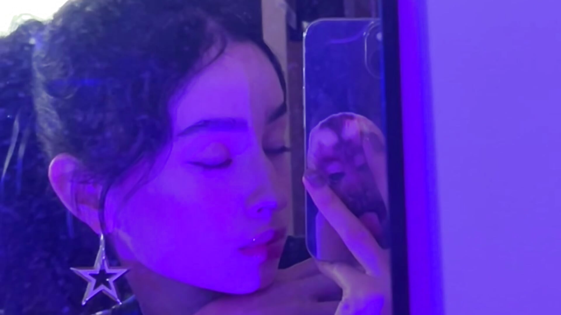 Thinking of you and you? - βίντεο μοντέλου salome-brown