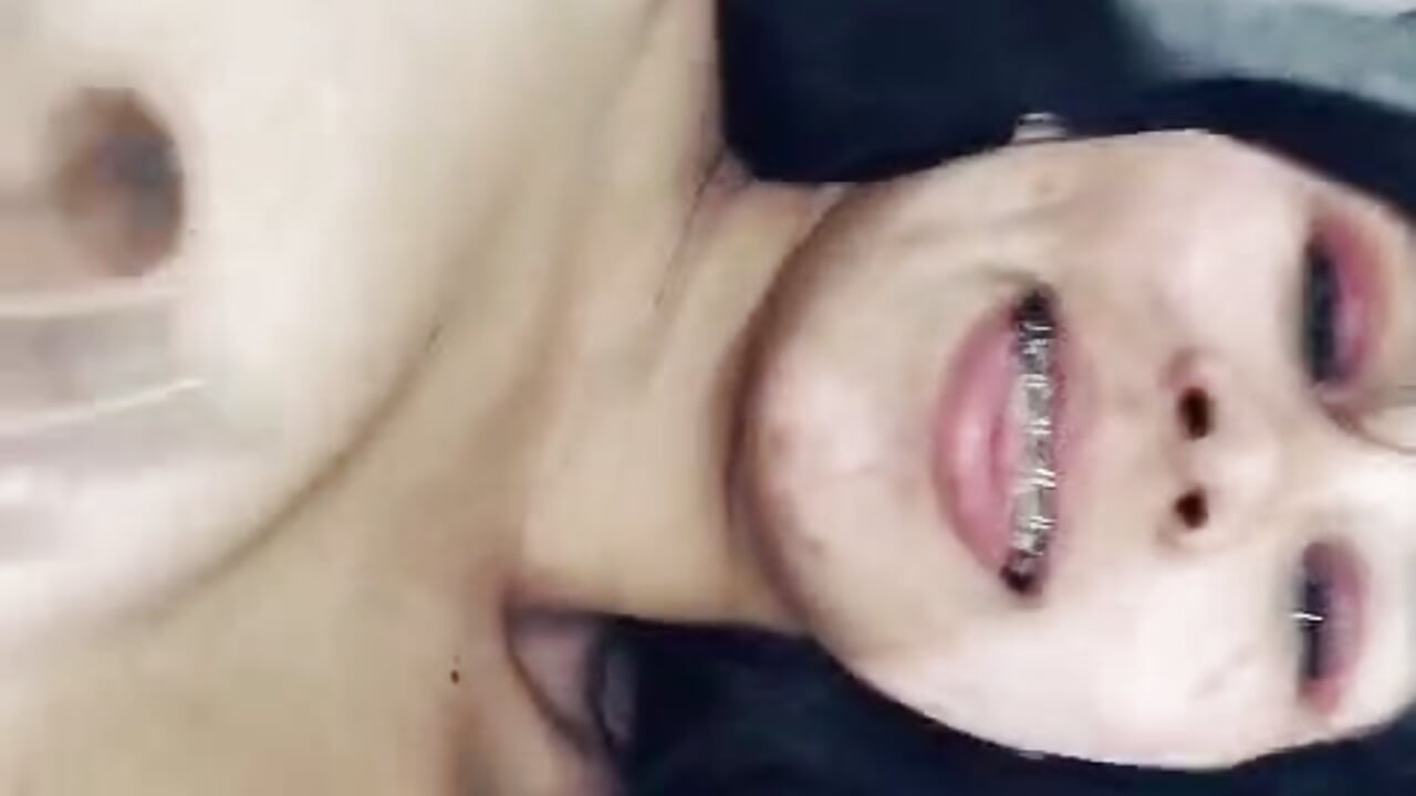 <3