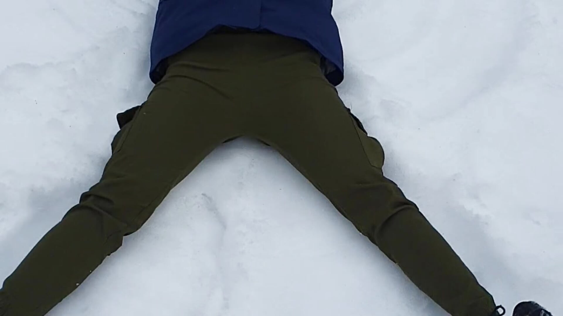 My first time with the snow - video by LorenRosse cam model