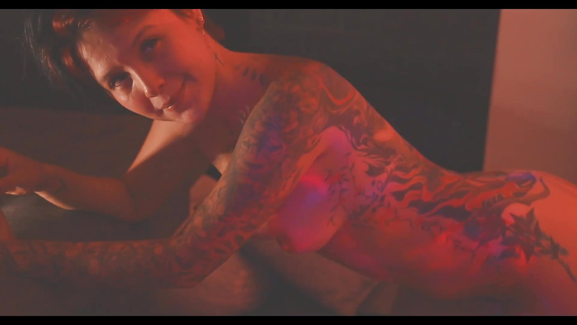mhg - video by LorenRosse cam model