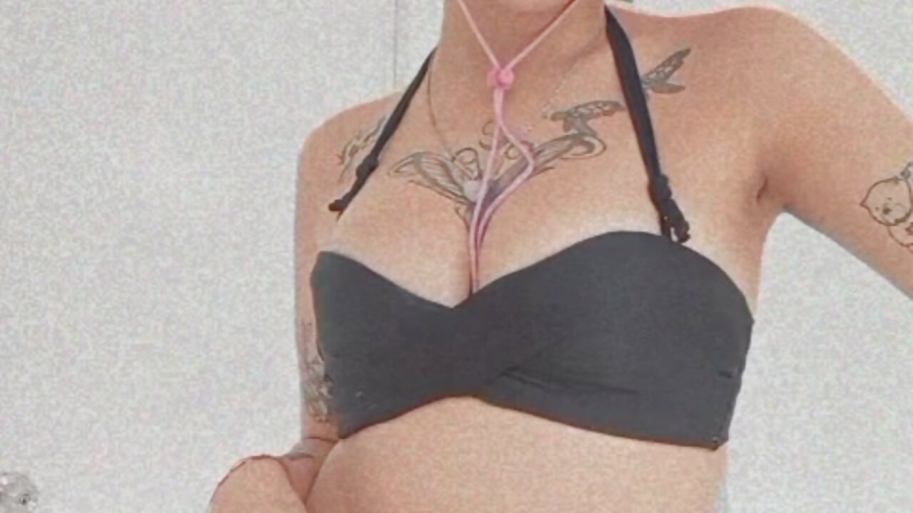 <3