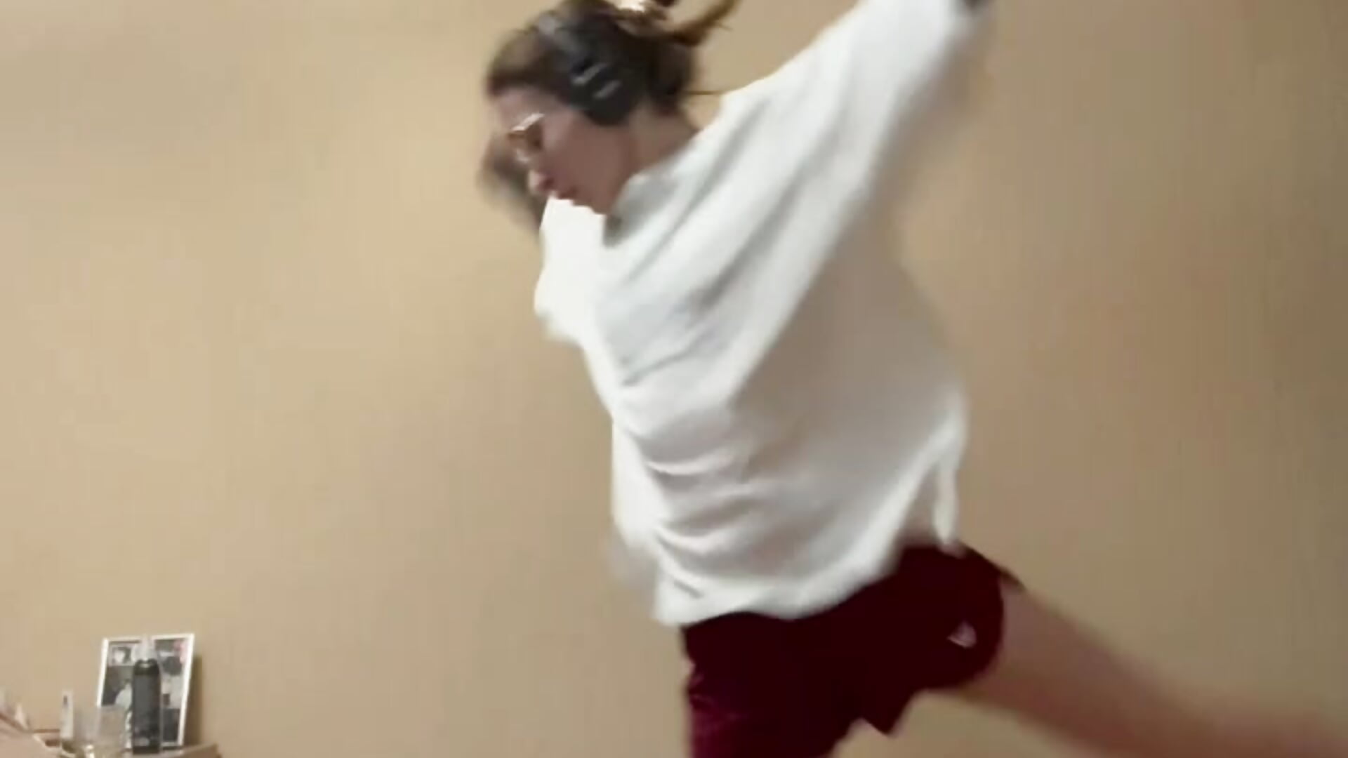 just dance - video by PollyBeev cam model