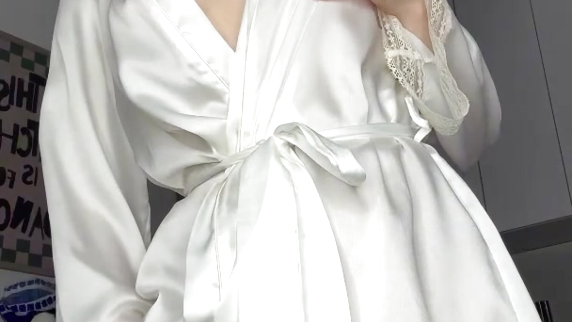 I put my robe on my naked body - video của người mẫu cam NickiLike