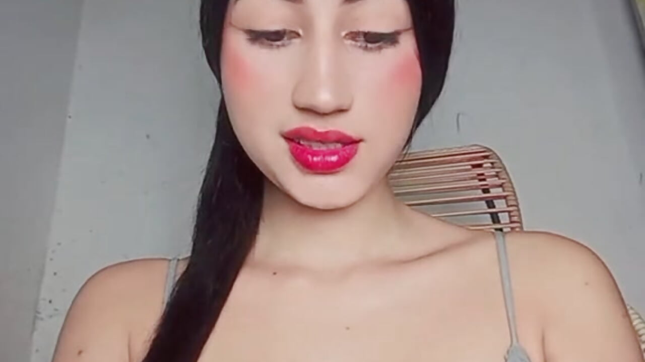 Kisses - video by Julix_A cam model