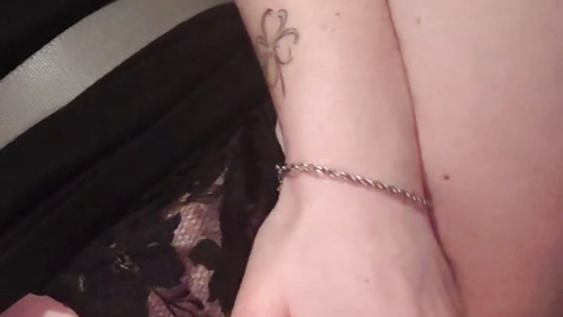 020 - me toco en el coche - video van secretmuses cam-model