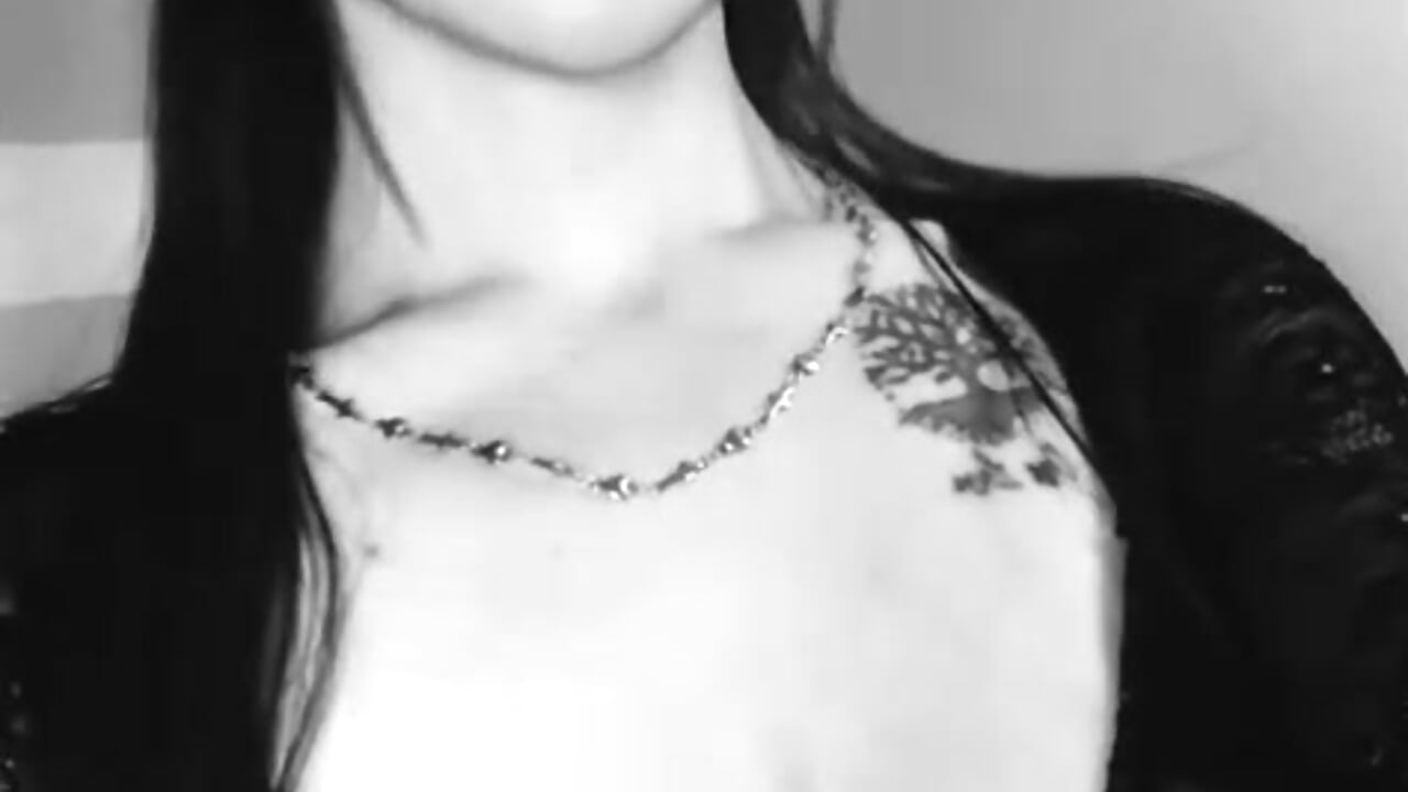 WhatsApp Video 2025-11-11 at 4,04,07 PM - clip cu Scarlett__bell model videochat