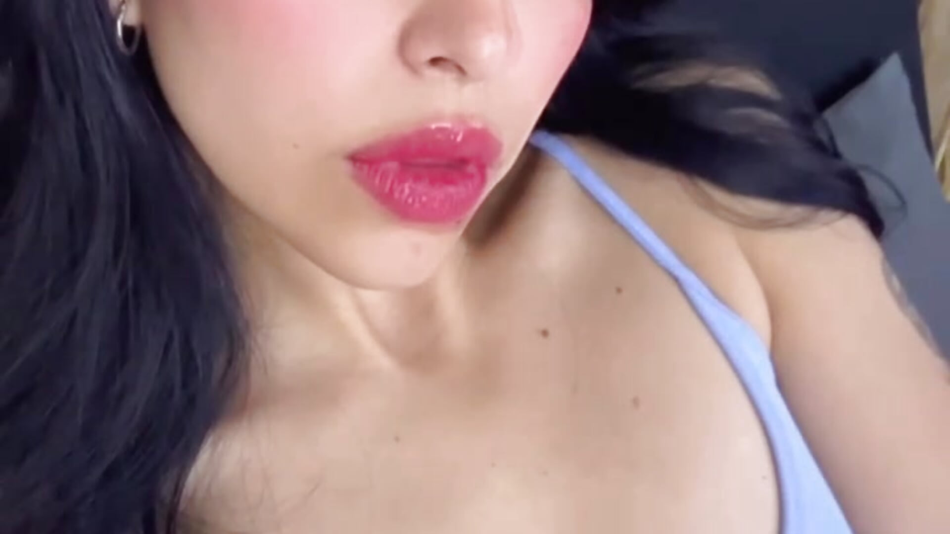 Do you want to see what I'm wearing under my leggings?💦 - βίντεο μοντέλου Eliie_Ruizz