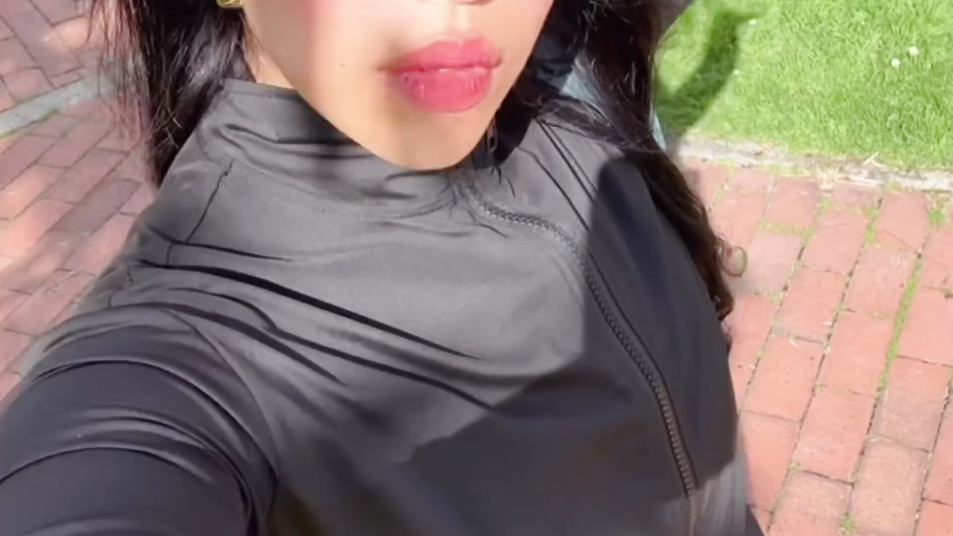 Shall we go for a walk in the park? 🥰☀️ - βίντεο μοντέλου Eliie_Ruizz