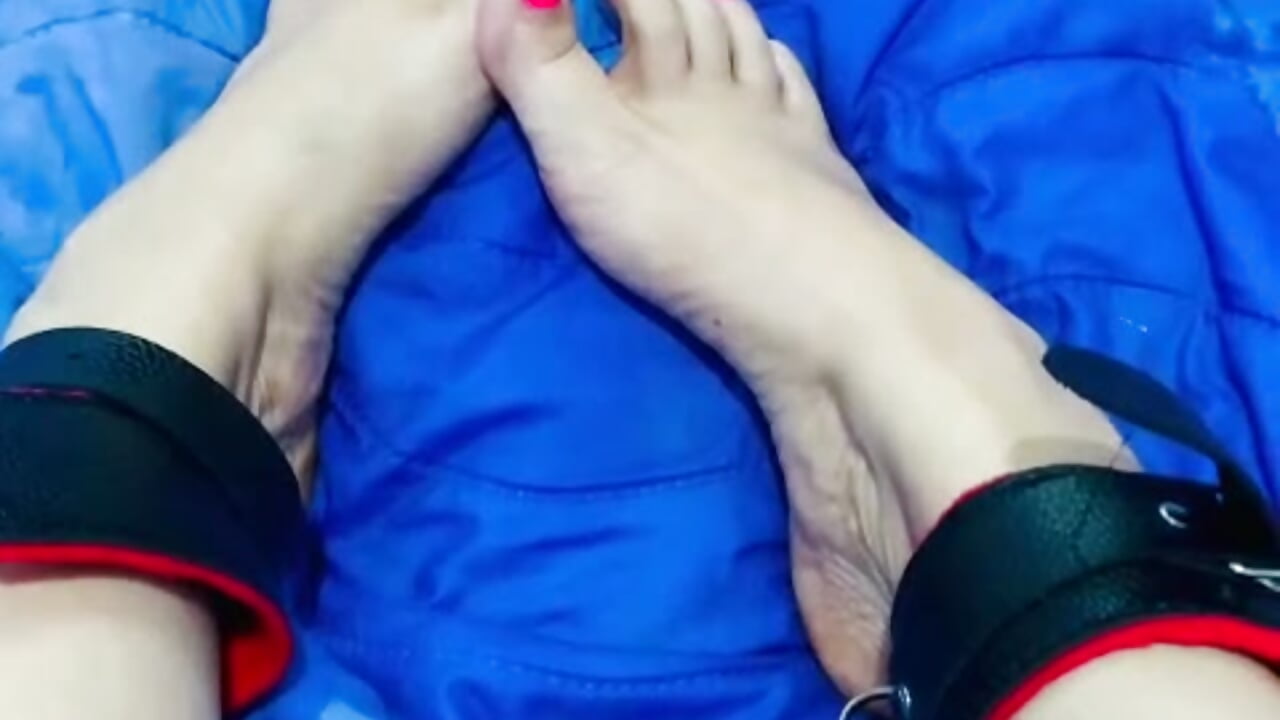 Sexy feet fetish 💎 - video by JhoanitaaCat cam model